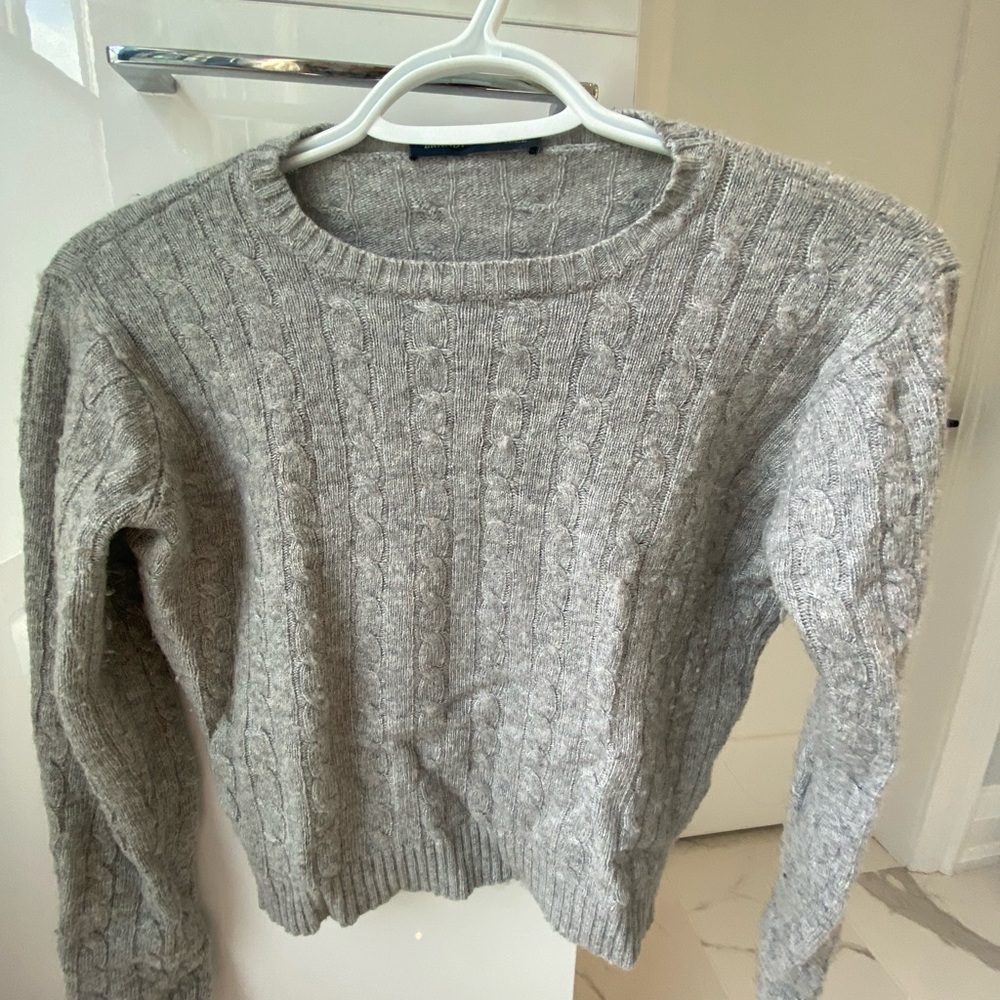 Brandy Melville Cable Knit Olsen sweater